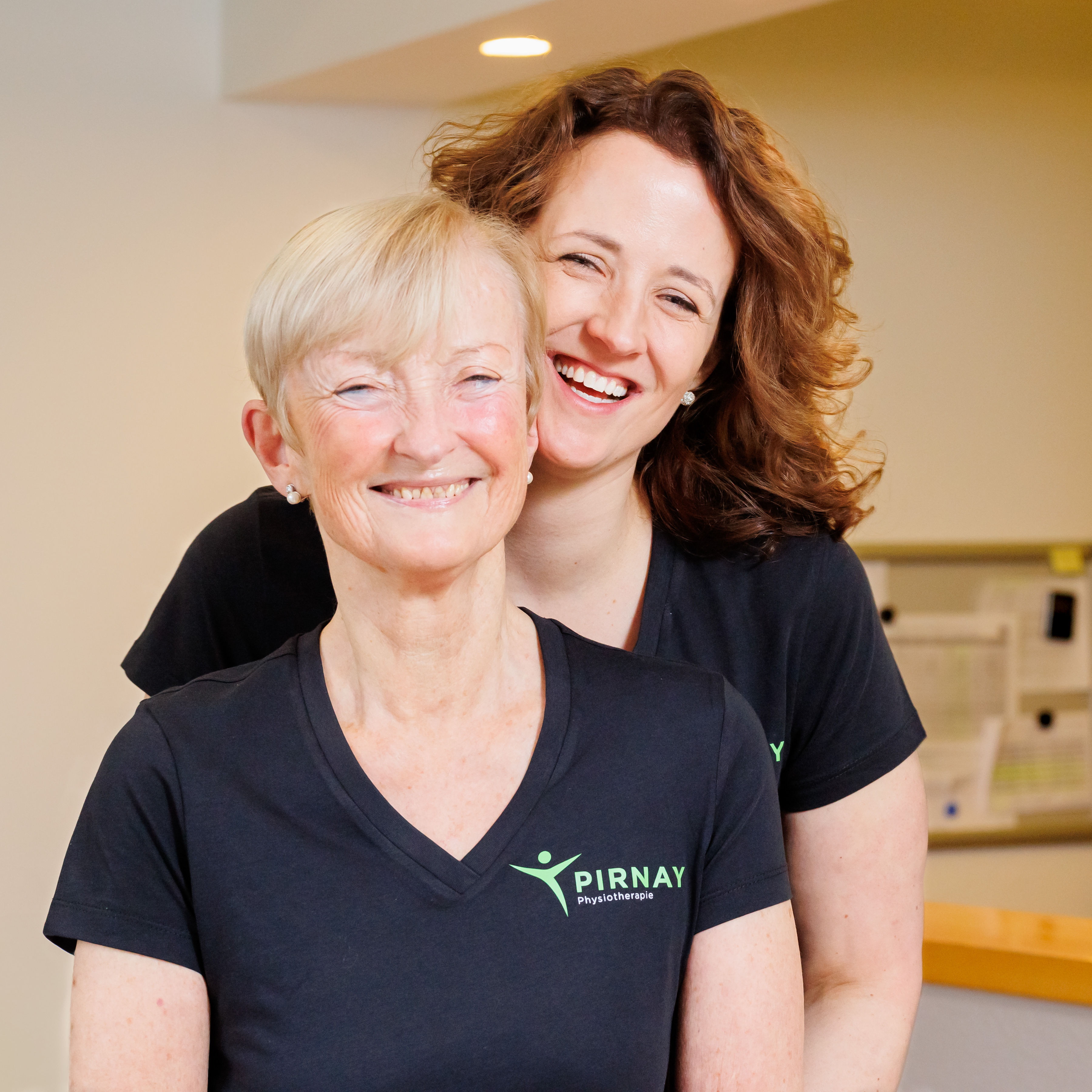 Sylvia und Ellyn Pirnay - Gründerin und Inhaberin der Pirnay Physiotherapie